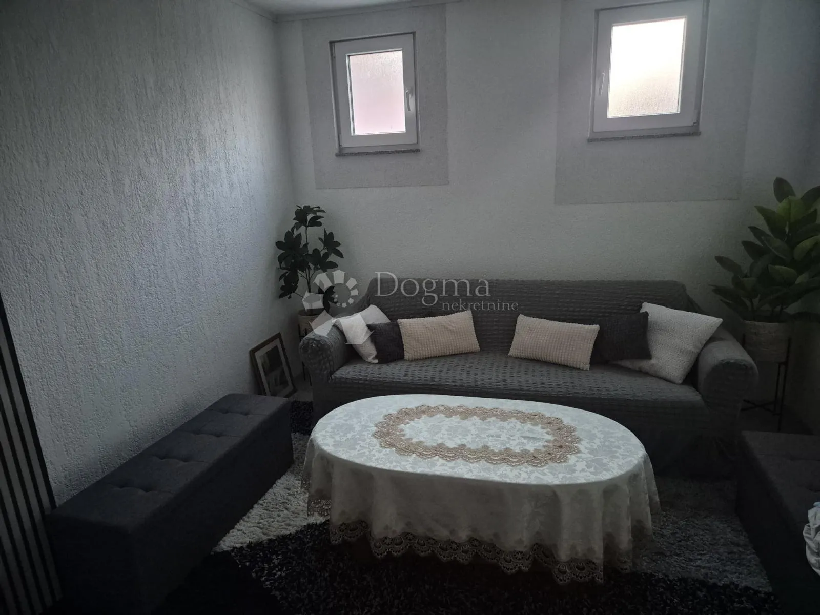 uređena prizemnica u sotinu - slika 15