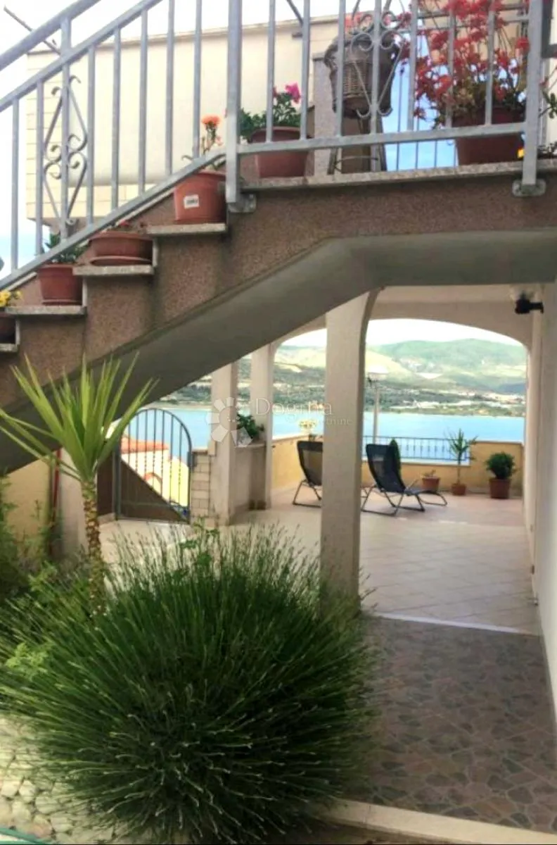 apartmanska kuća, 70m od mora, trogir - slika 9