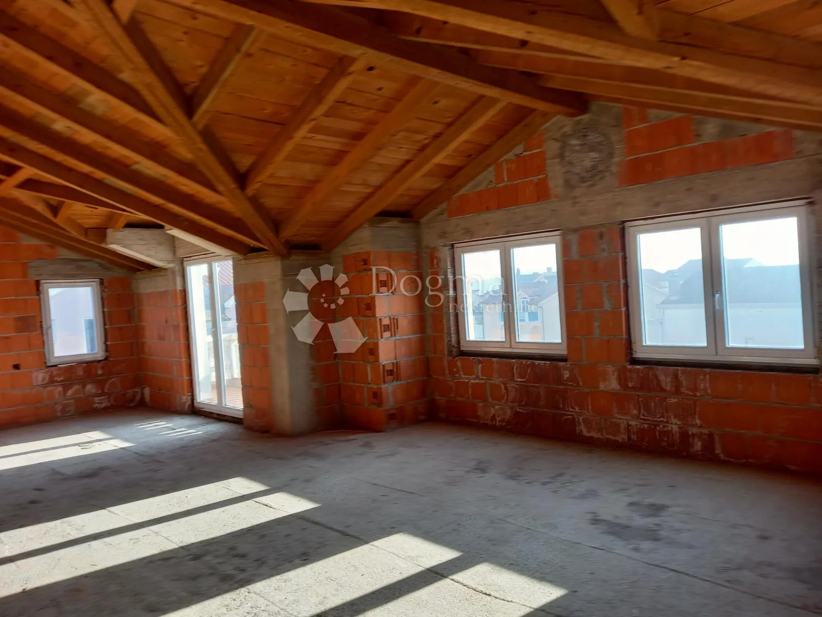 vodice - kuća 800 m2 odlična prilika - slika 43