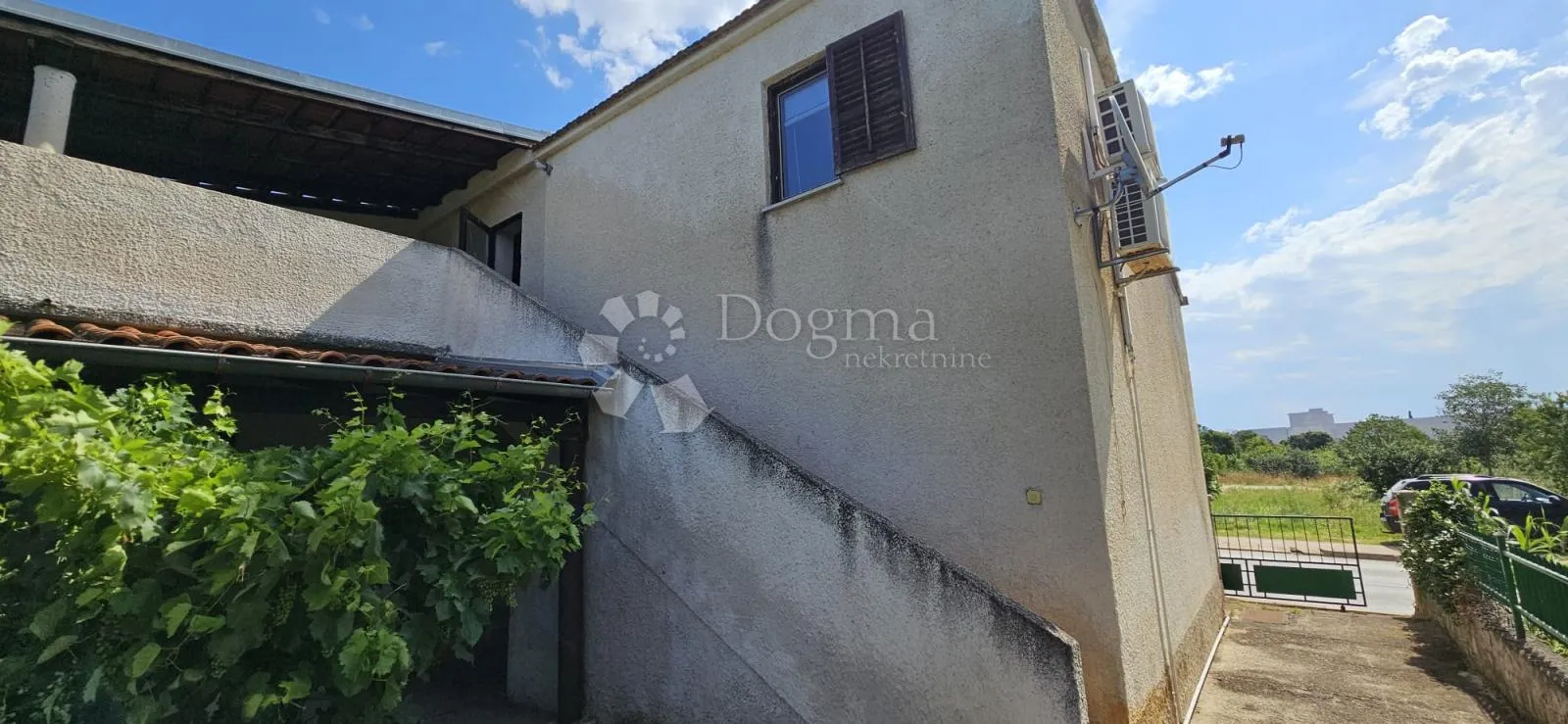 komforna mala kuća od 110m² - slika 36
