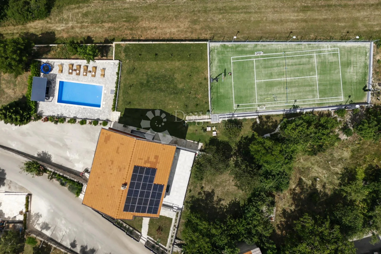 luksuzna vila, 321m2 s bazenom i teniskim terenom, imotski - slika 2