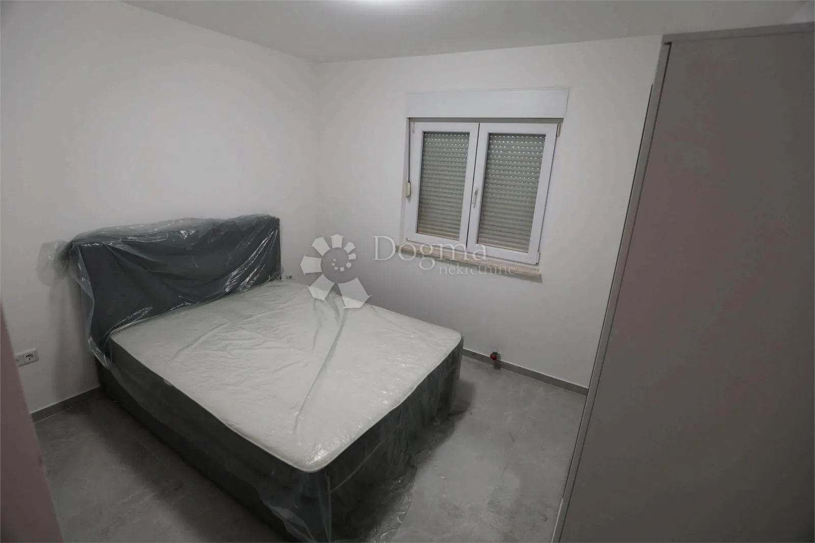 trosobni apartman u mirnom dijelu sukošana - slika 4