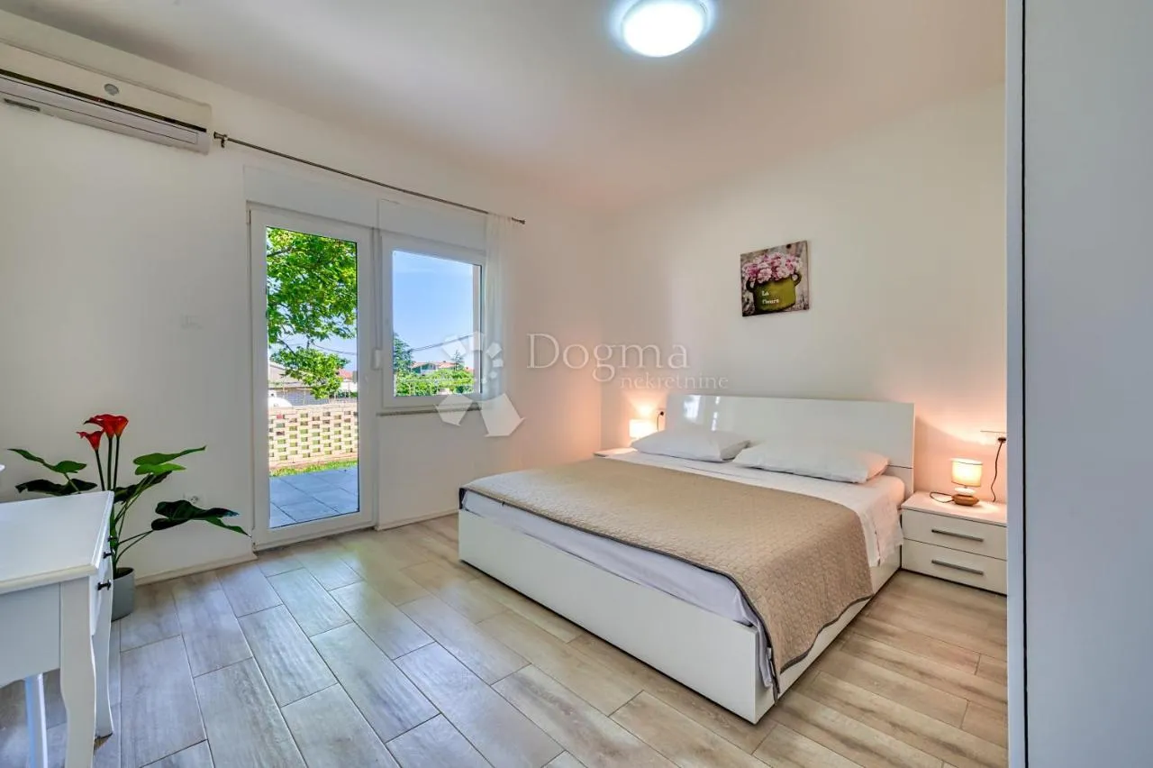 villa s bazenom - 900 m od plaže - slika 15
