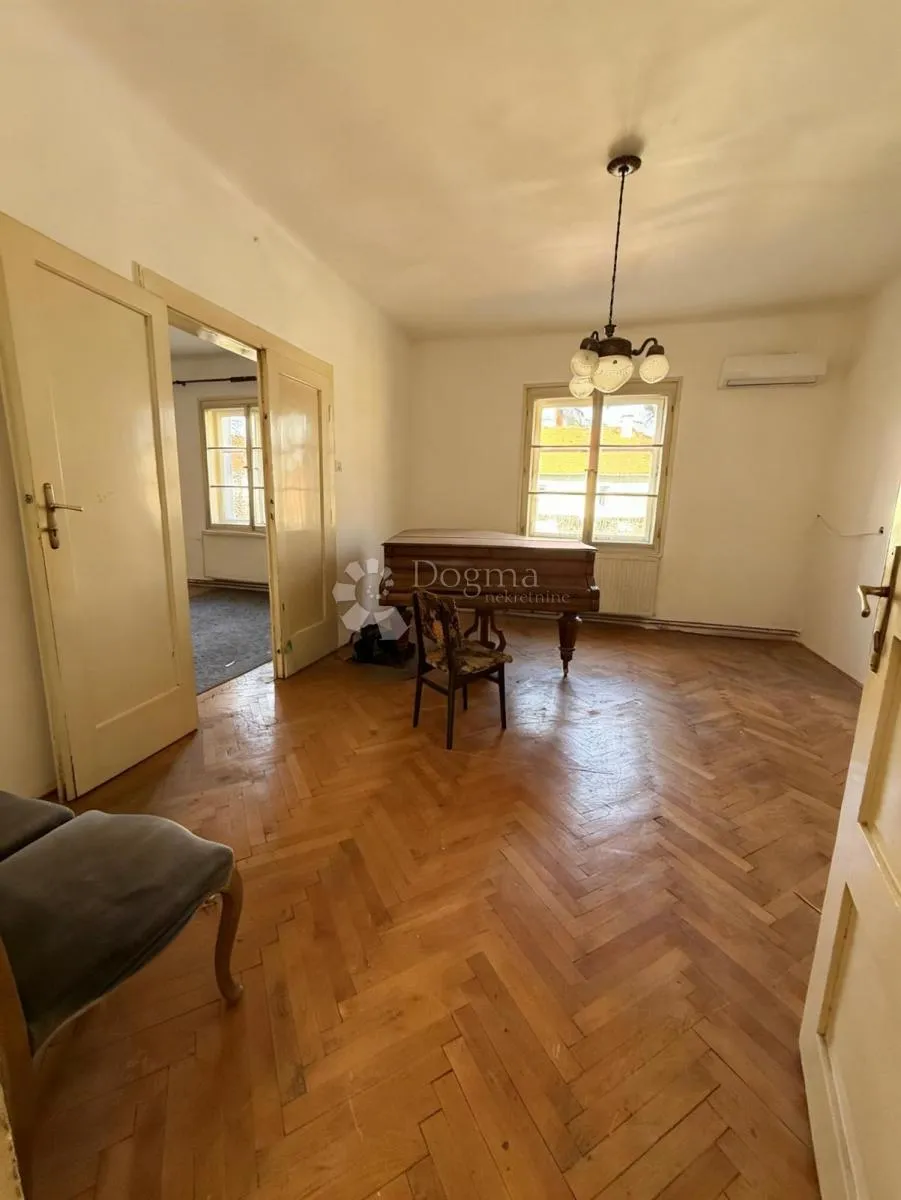 prostran stan na trešnjevci – 142 m² za obnovu - slika 12