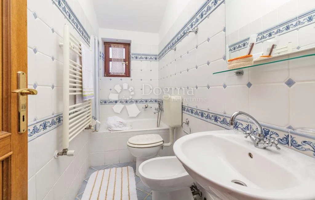 kamena kuća na šarmantnom imanju - slika 43