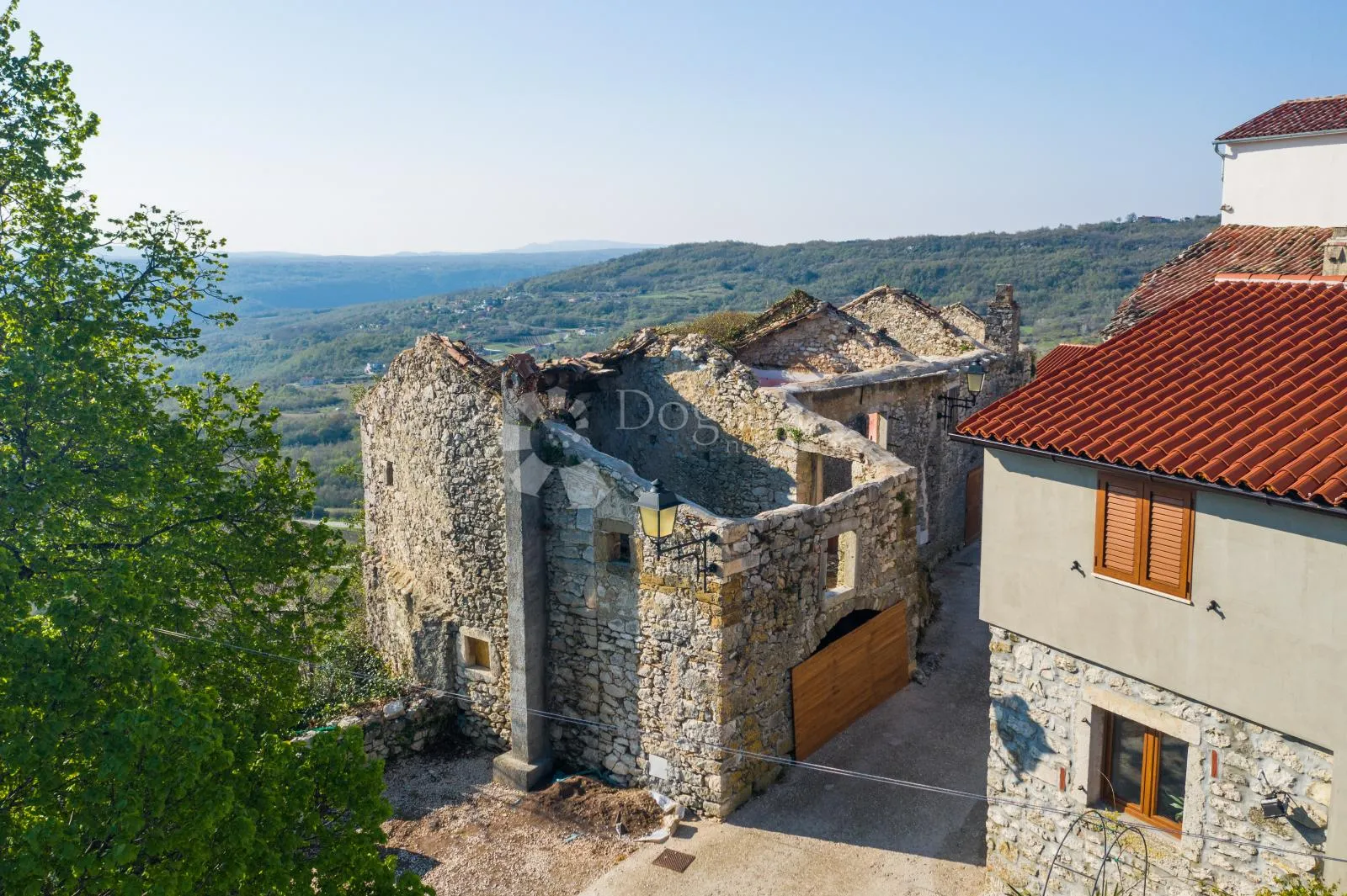 tri kuće u starogradskoj jezgri s pogledom! - slika 3