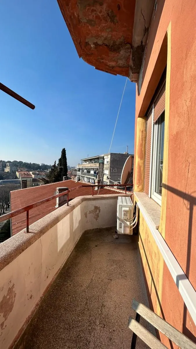 prostrani stan u centru s panoramskim pogledom na grad - 2 terase! - slika 26