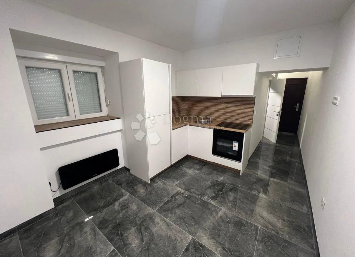 Zagreb, Donji Grad-2 odvojena stana,53 M2