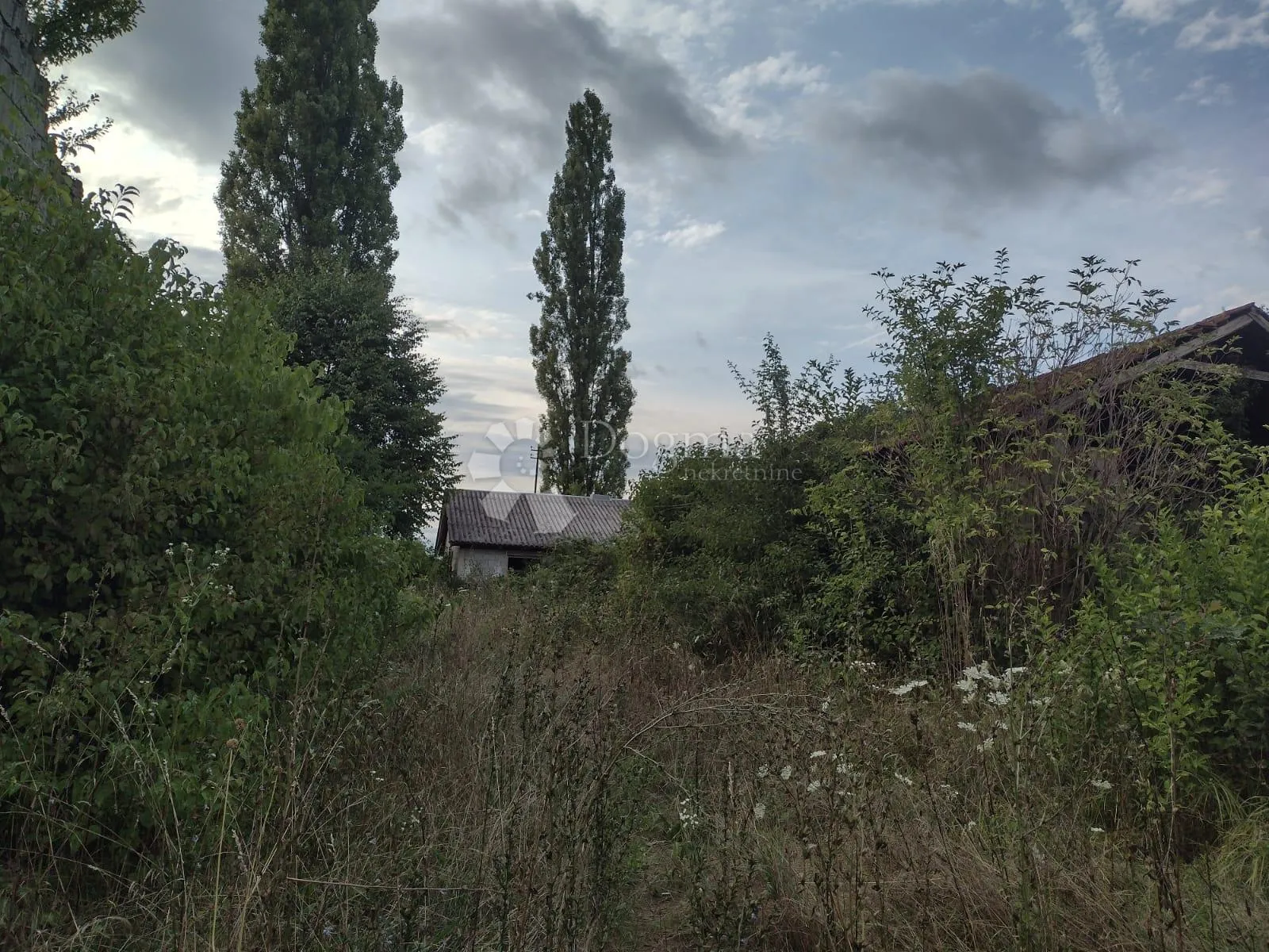topusko, staro selo - puno građevinskog zemljišta - slika 19