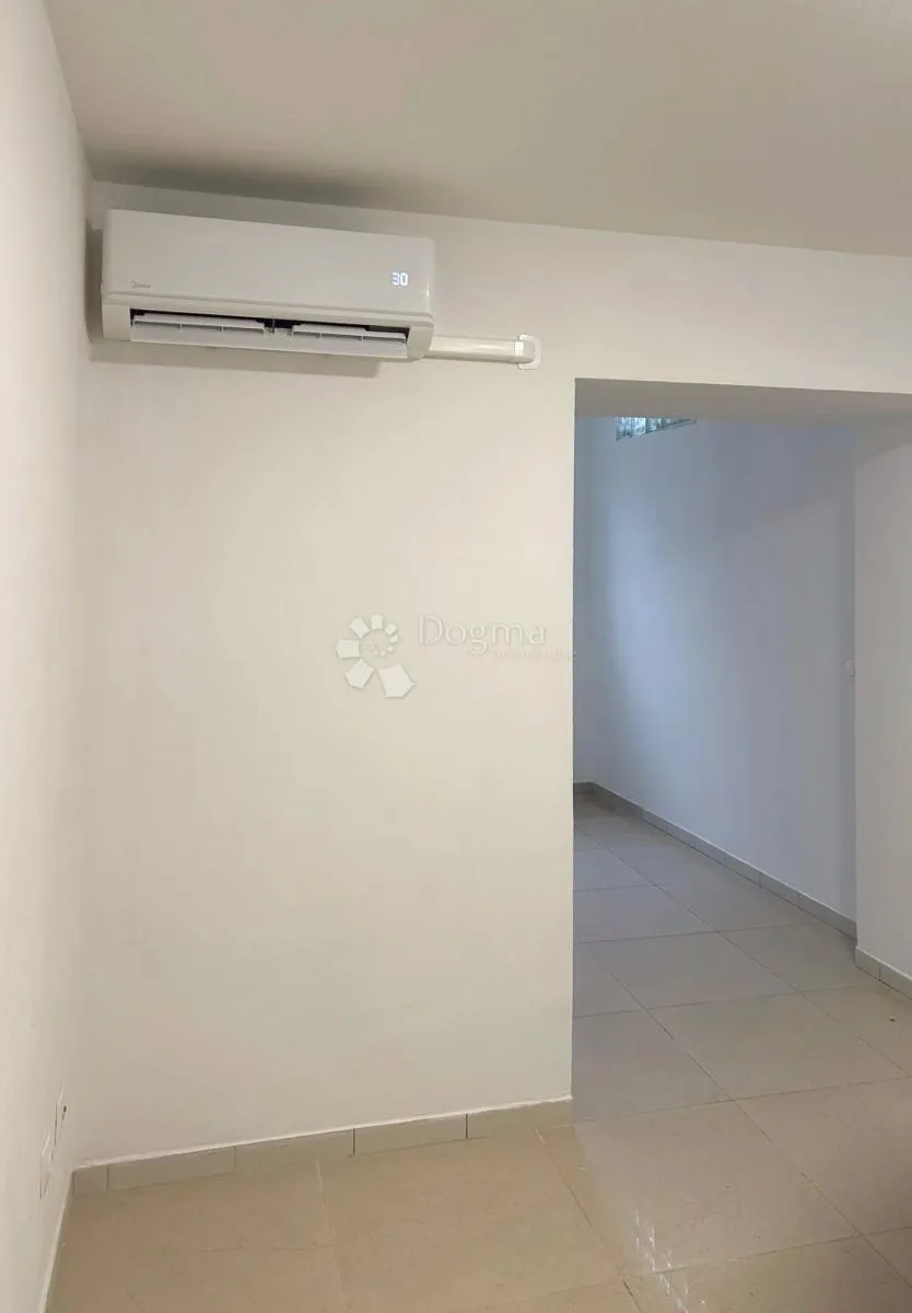 prilika! stan na pješačkoj udaljenosti od centra grada - slika 9
