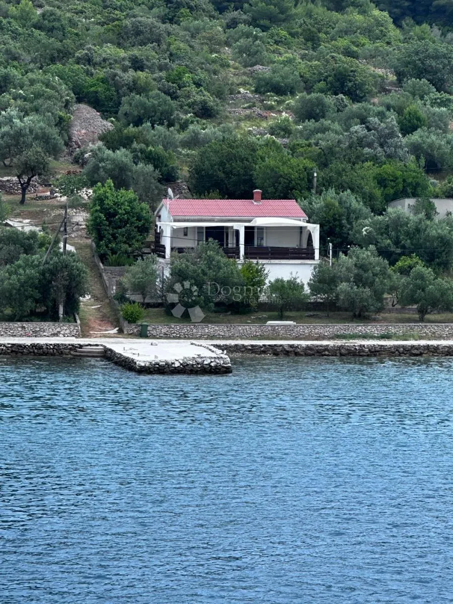 kuća 1. red morska oaza otoka vela rava - slika 6