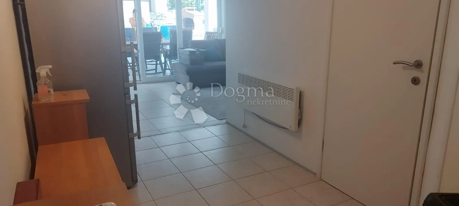 grad krk - apartman s velikom okućnicom - slika 4