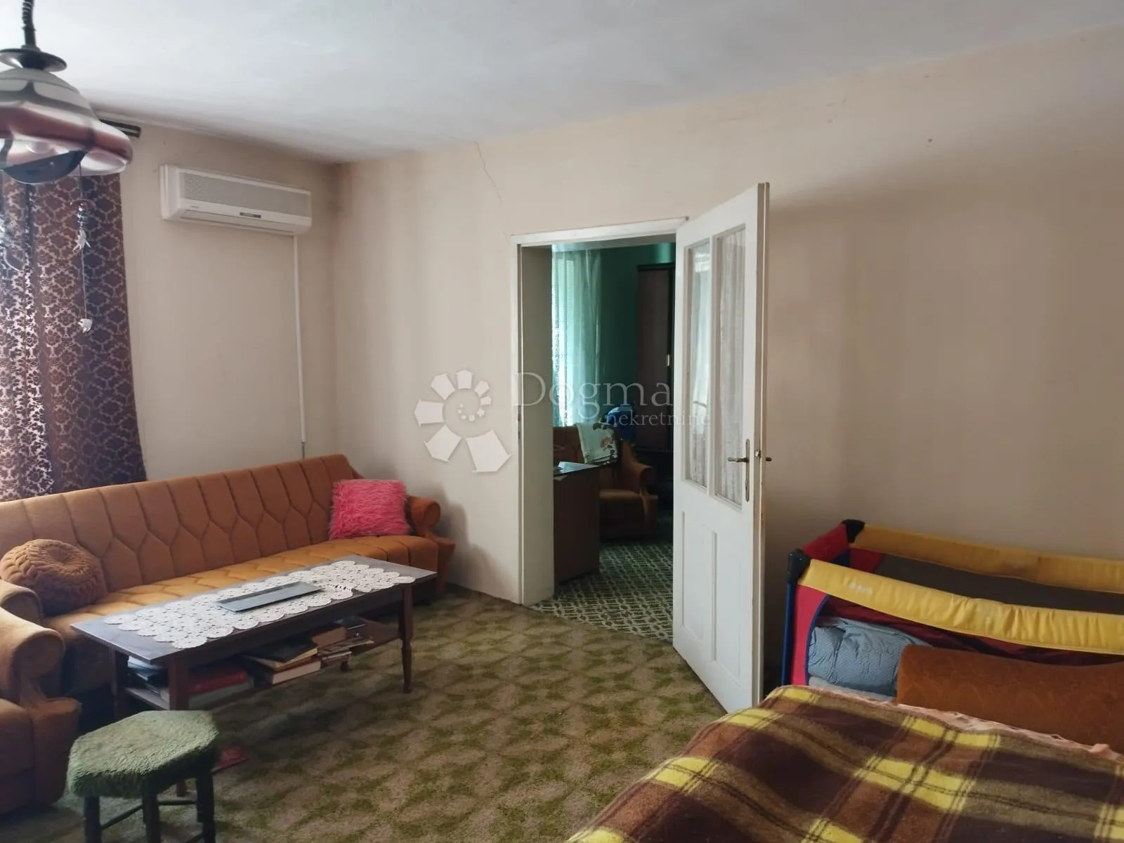 zmajevac - u samom centru poslovno stambena zgrada - slika 5