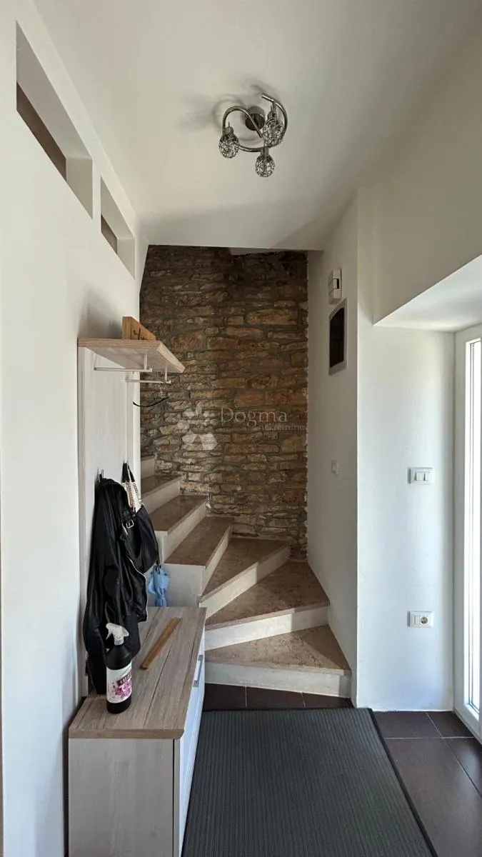 predivna renovirana kuća 160m2 - šišan - slika 7