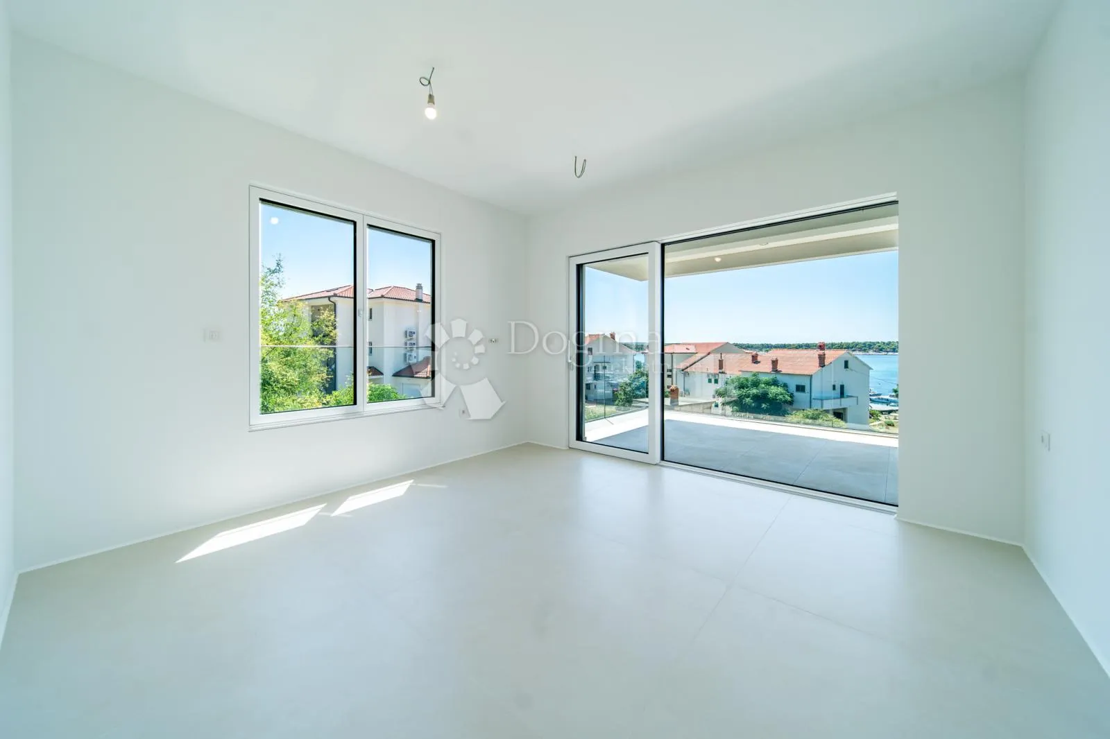 luksuzni penthouse s privatnom prostranom krovnom terasom i prekrasnim pogledom na more, barbat. - slika 18
