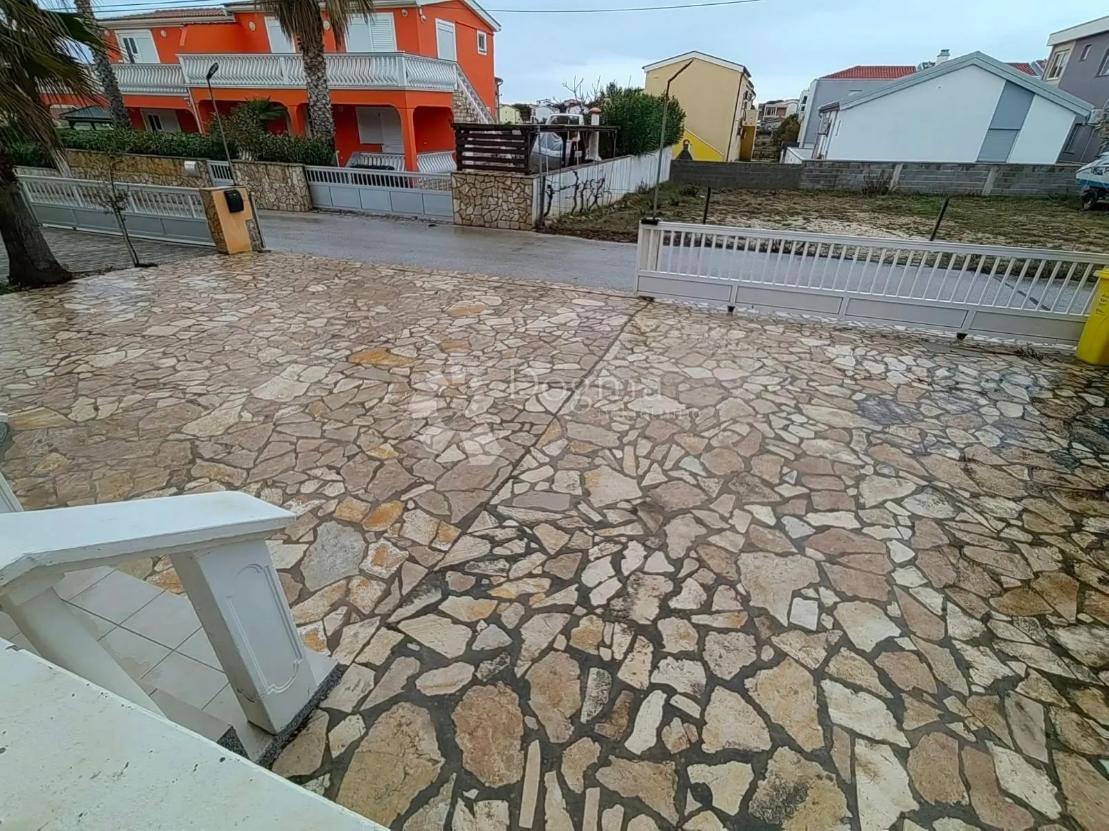 prodaje se apartman u prizemlju vir-straža - slika 7