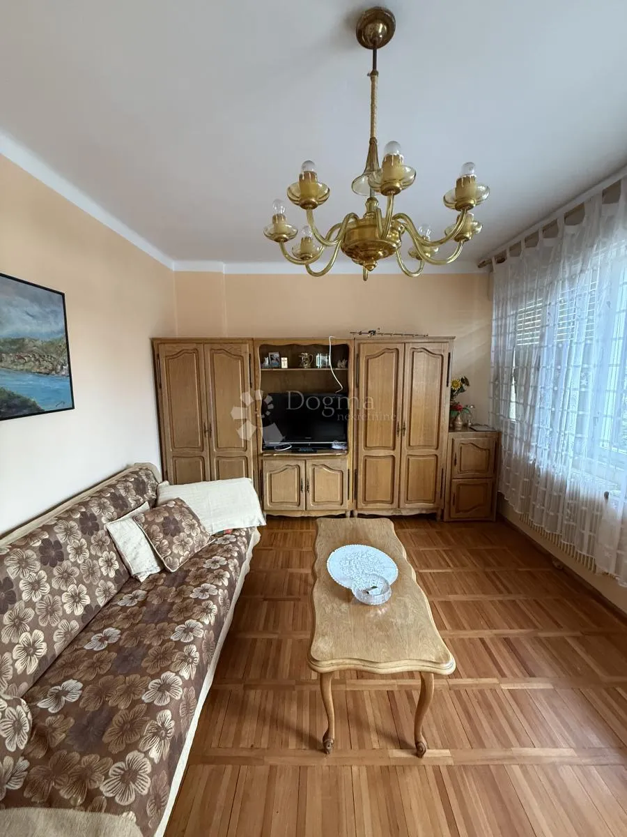 obiteljska kuća s odvojenim podrumom - slika 8