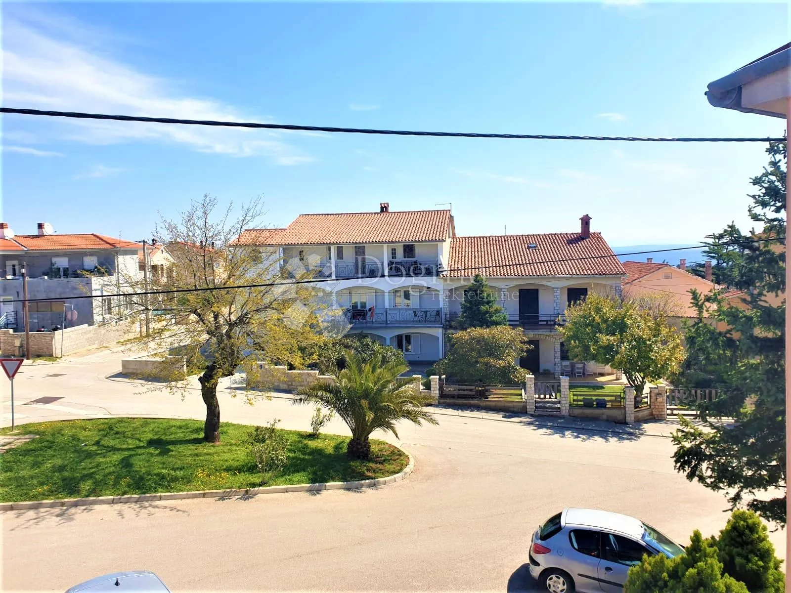 kuća sa tri stambene jedinica sa pogledom na more - slika 28