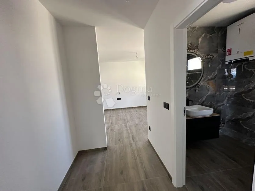 luksuzni apartman na moru - slika 25
