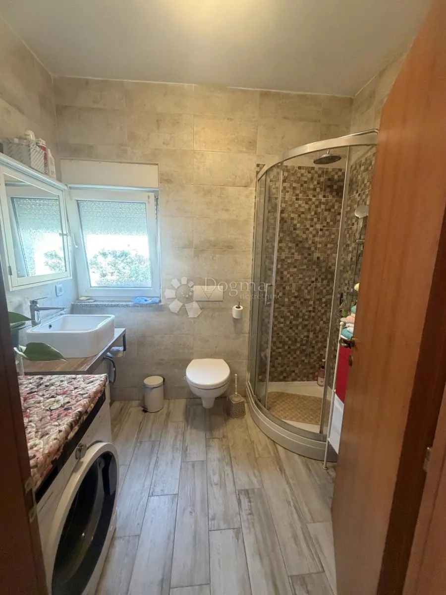 stan sa terasom i vrtom na korištenje - slika 6