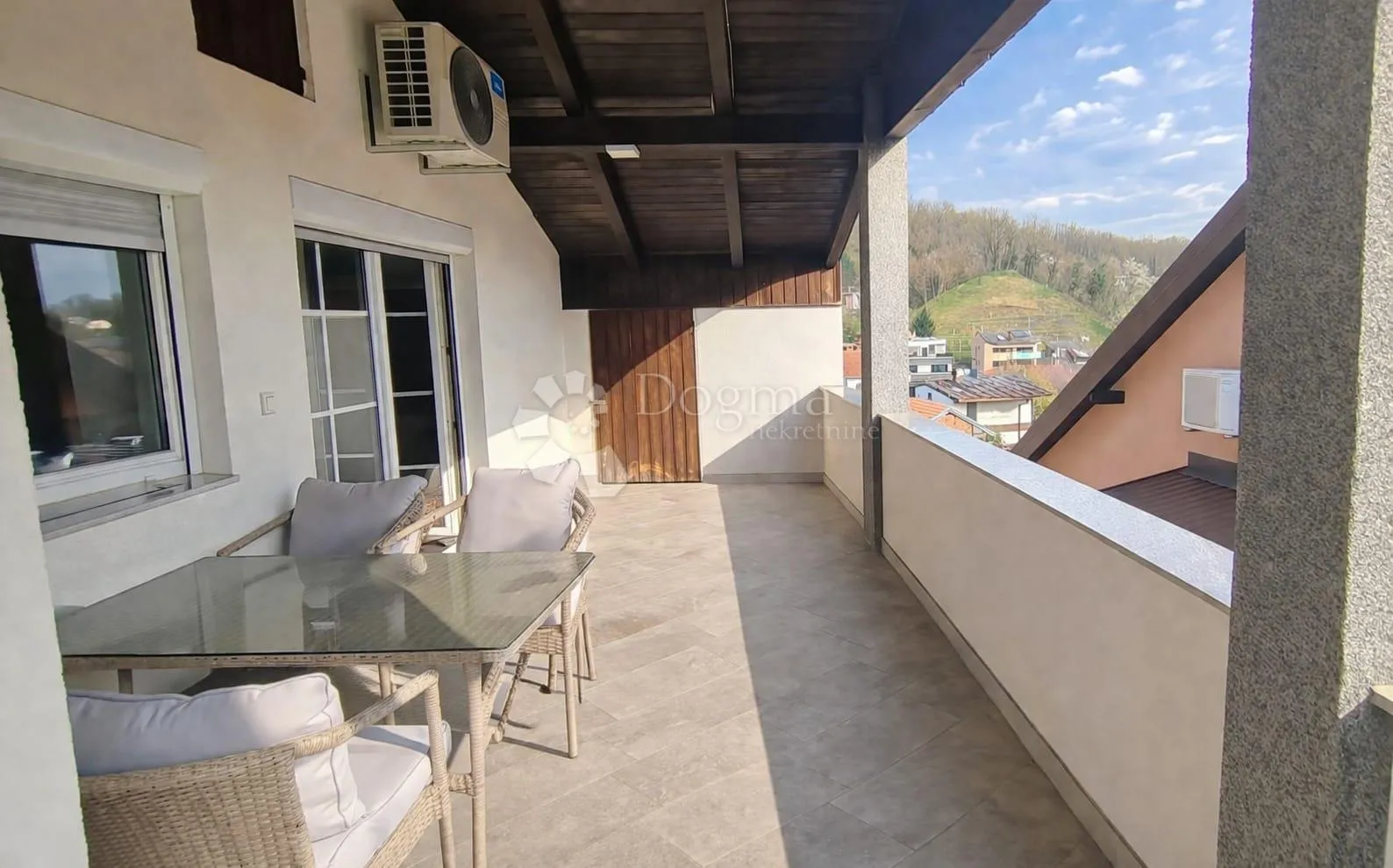 dvoetažni stan 250 m2- vrapčanska ulica!!! - slika 12