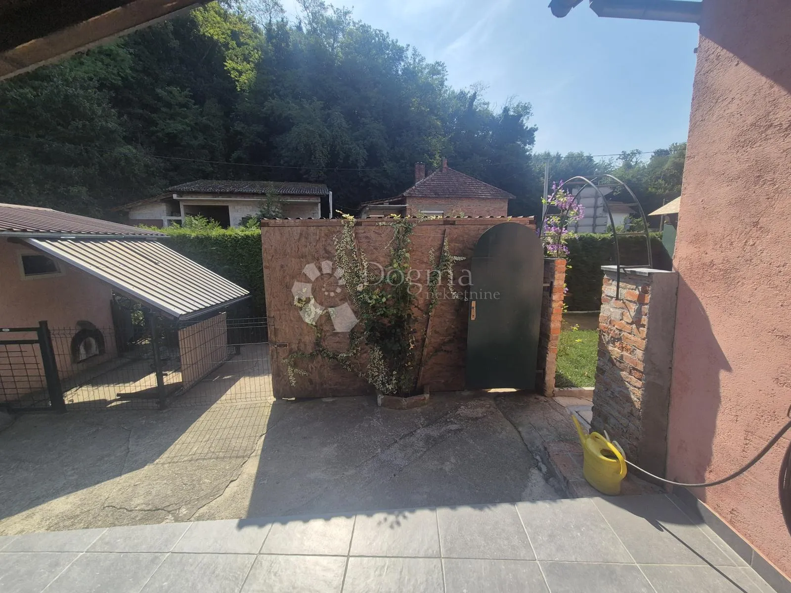 kuća sa dva odvojena stana nadomak centra zaboka! - slika 23