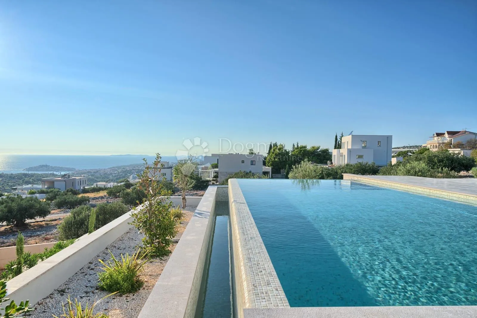 primošten - top villa s bazenom i pogledom na primošten - slika 25