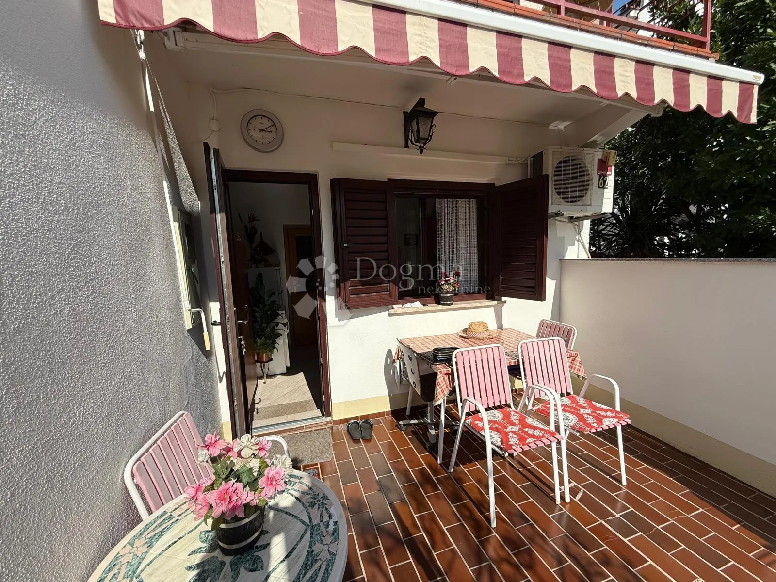apartman s pogledom 50 m od mora - slika 5