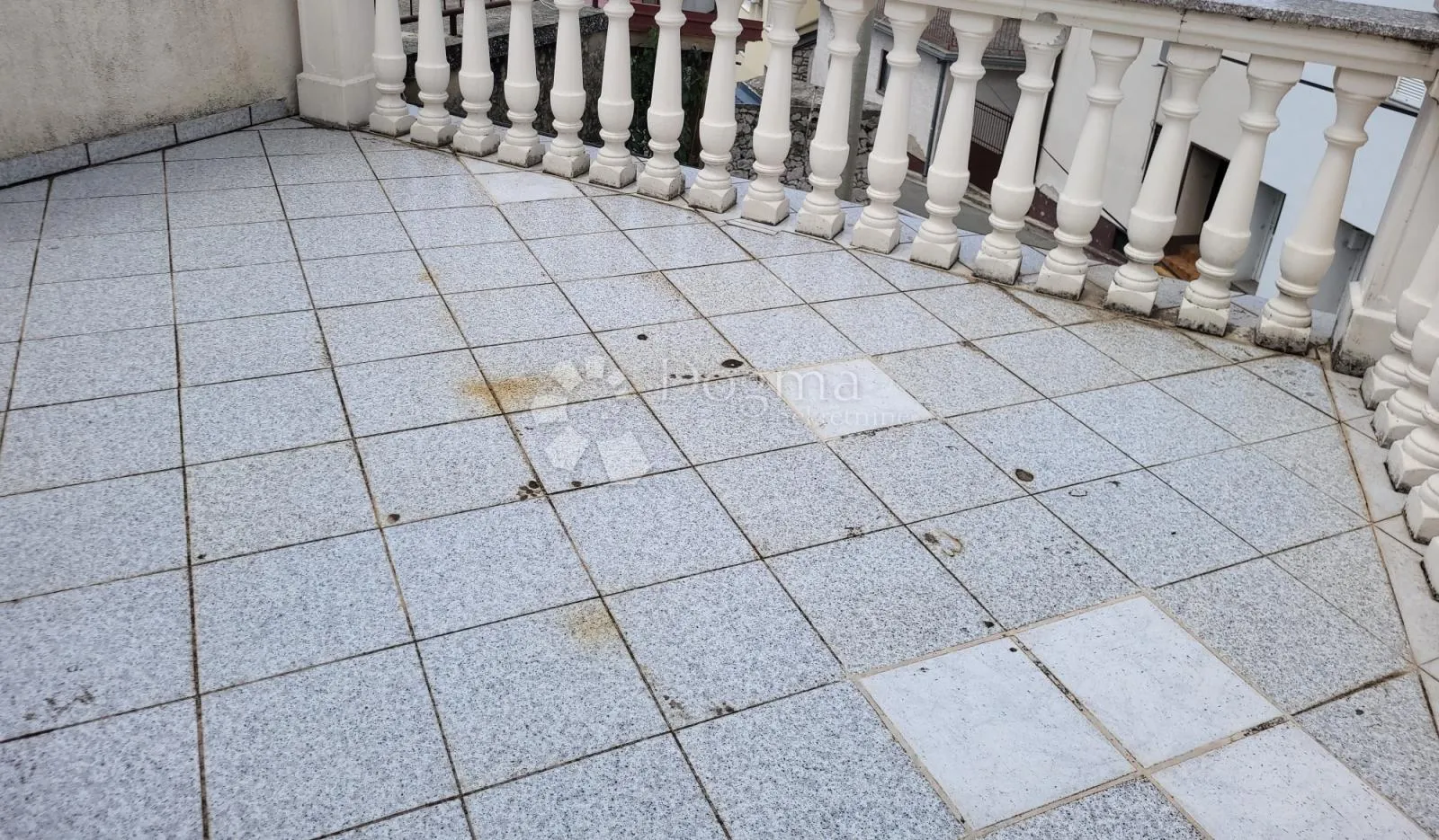 primorska kuća u centru - slika 7