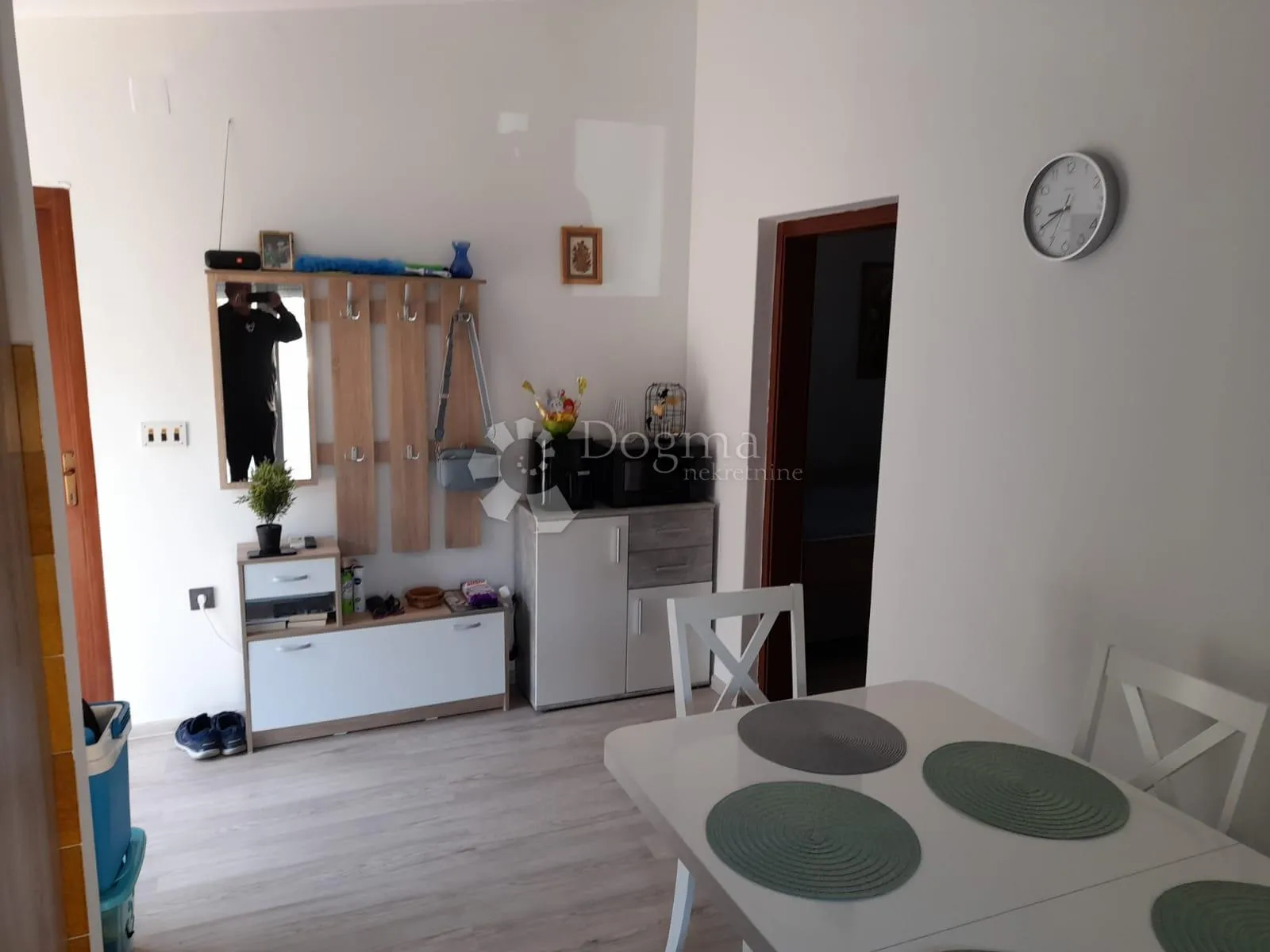 lijepi apartman u kamporu na super lokaciji - slika 8