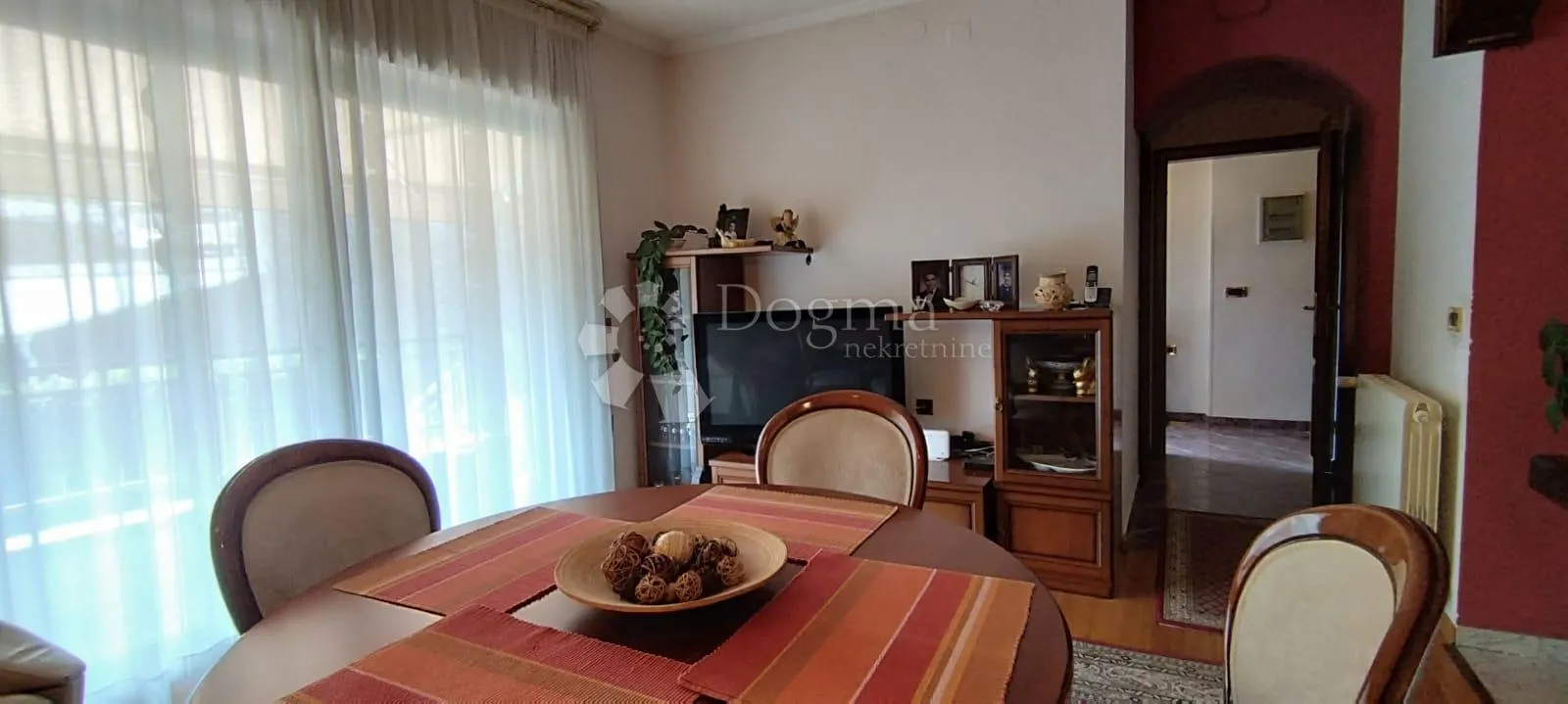 malinska - samostojeća kuća s prekrasnom okućnicom - slika 5