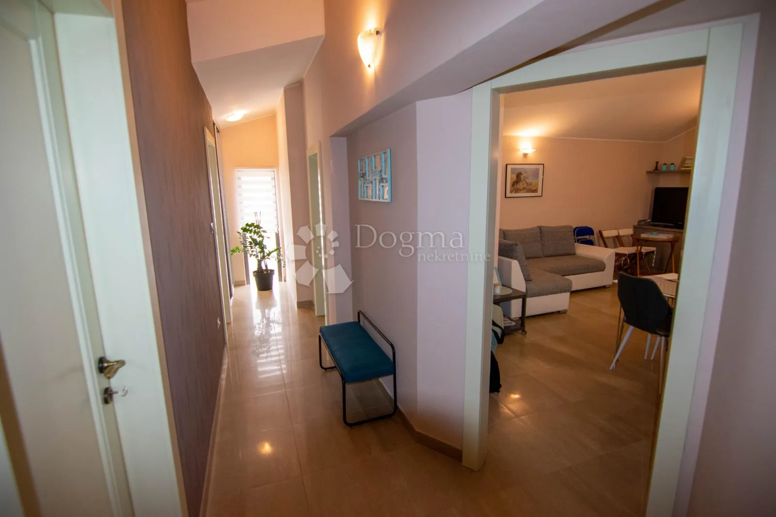 brodarica- mediteranska villa s bazenom i pogledom - slika 35