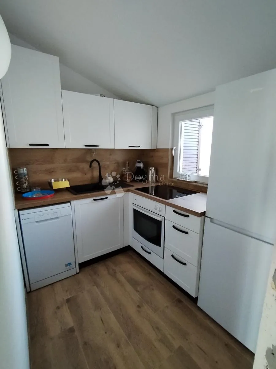 grad krk - atraktivan apartman sa panoramskim pogledom na more, svega 150 od mora - slika 7
