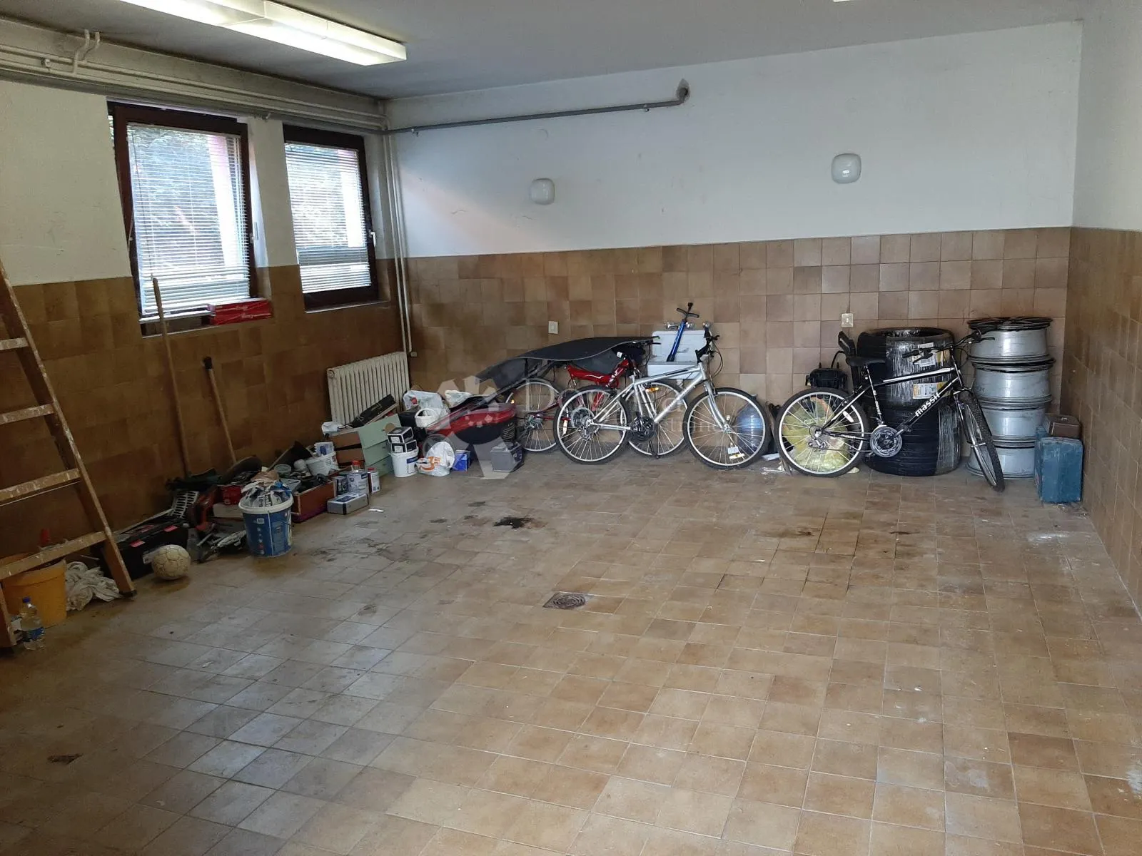 unikatna vila na zapadu zagreba – jedinstvena arhitektura i privatnost - slika 38