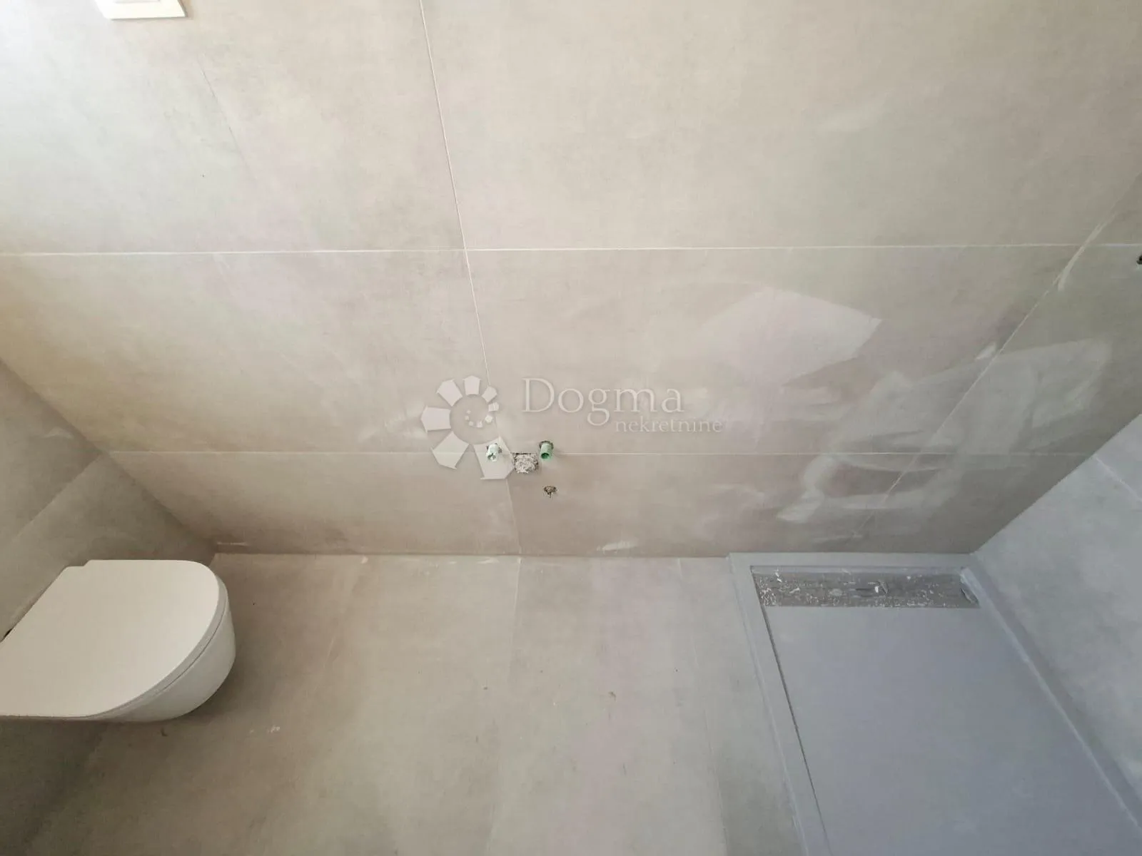 rovinj - dvoetažni stan sa pogledom na more - slika 11