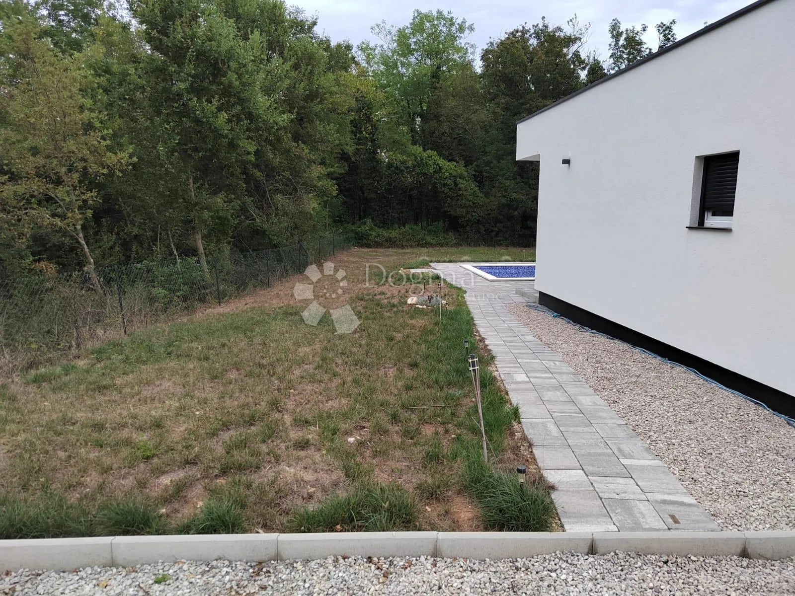 raritet u ponudi: nova vila s bazenom - slika 12