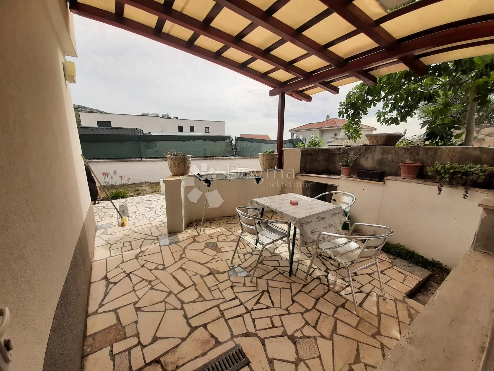 kuća 142m2 sa 2 apartmana, 100m od mora - sunčana rogoznica - slika 8