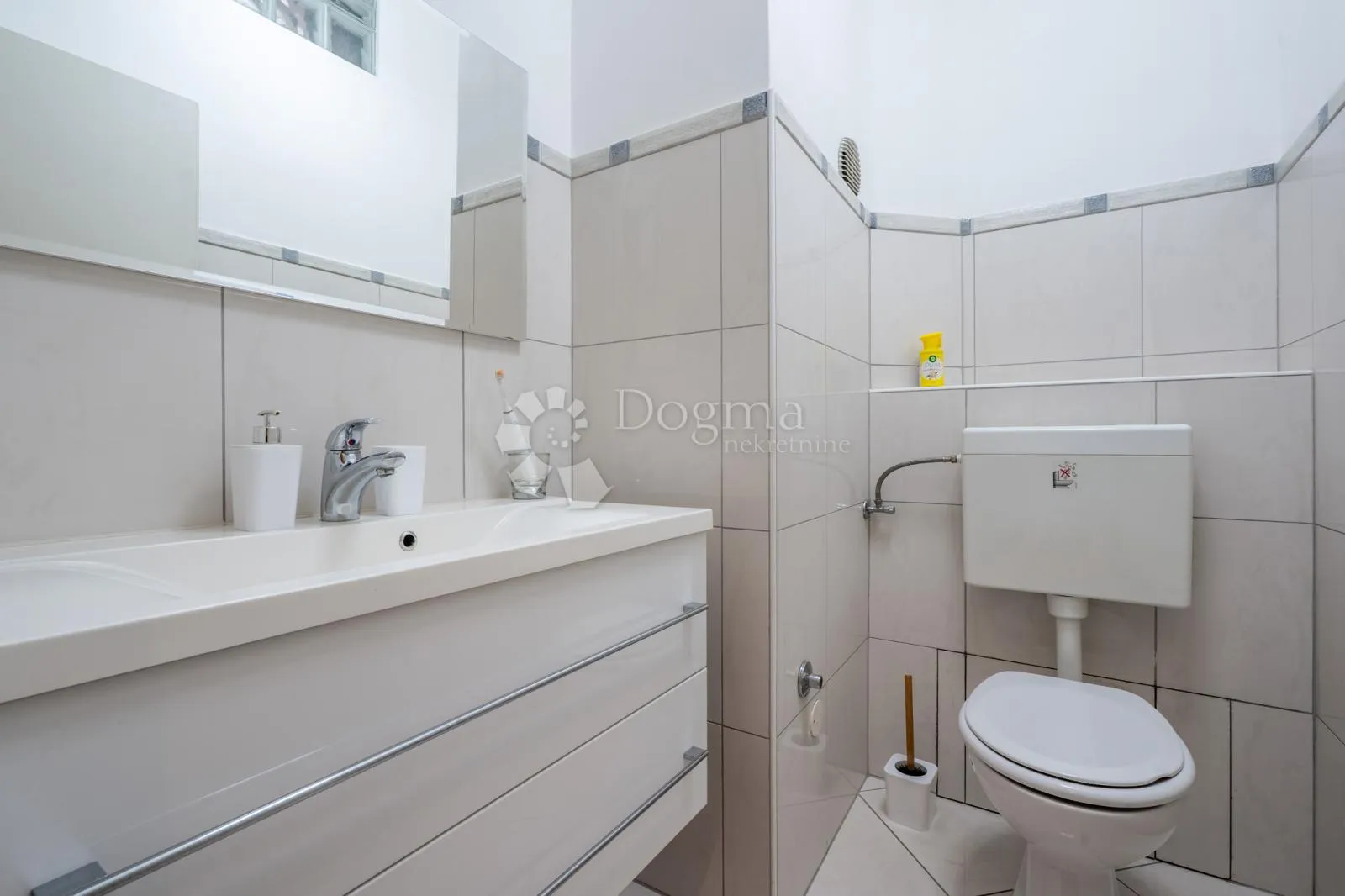 centar – 108 m², moderan 3s+db s parkingom - slika 15