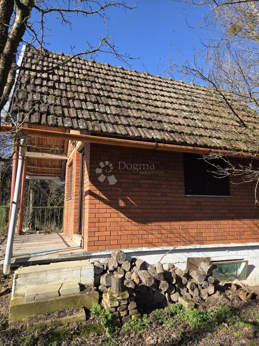 vikendica mišino brdo – ograđen posjed i šuma - slika 5
