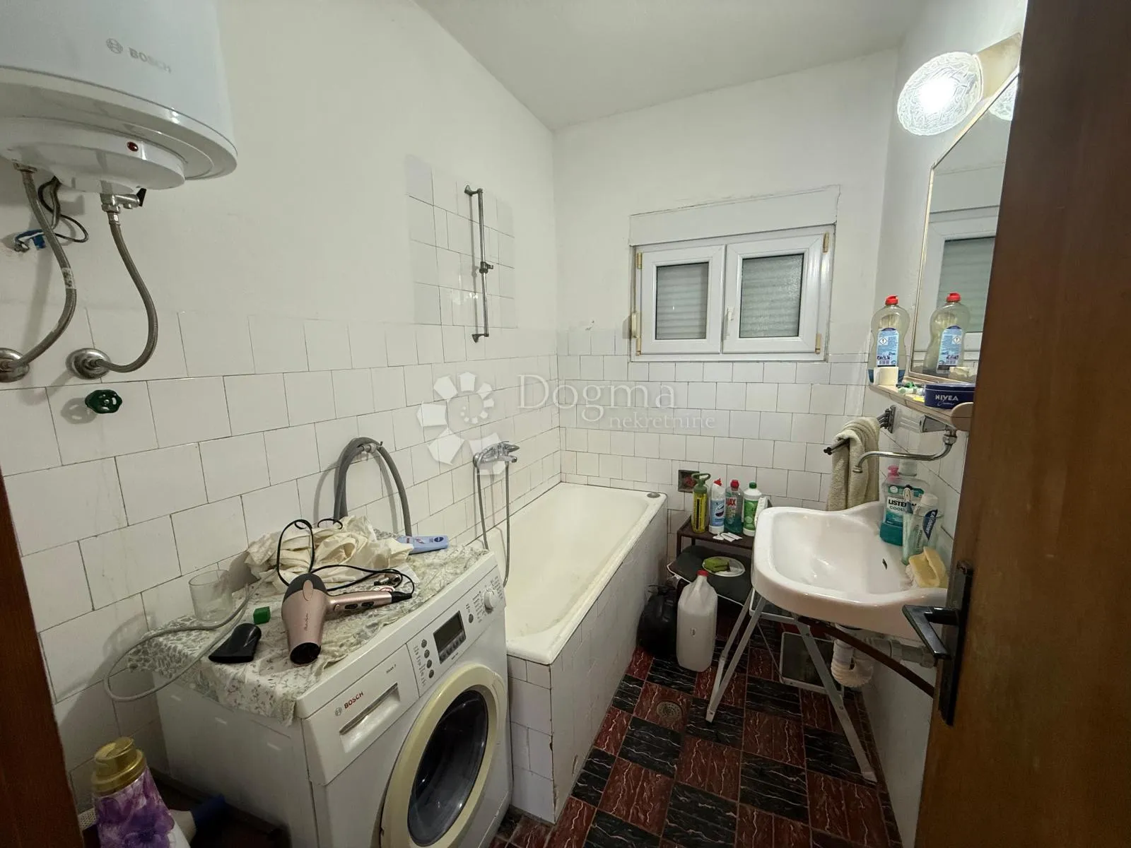 kaštela - dvosoban stan za adaptaciju s velikim vrtom - slika 10