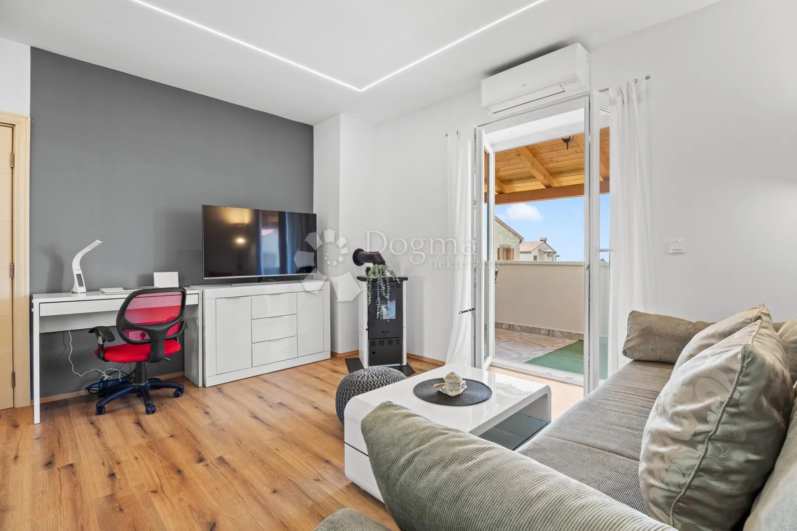poslovno-stambena kamena villa - svetvinčenat - slika 8