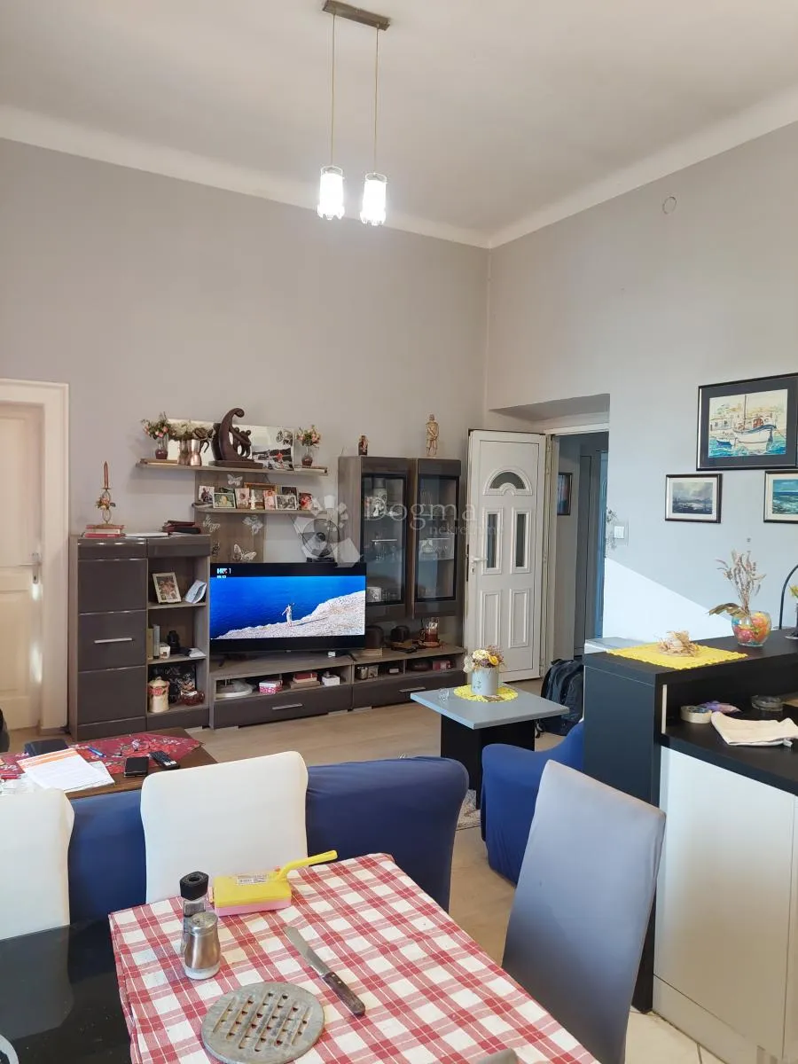 sibenik grad - prekrasan stan na top lokaciji - slika 7