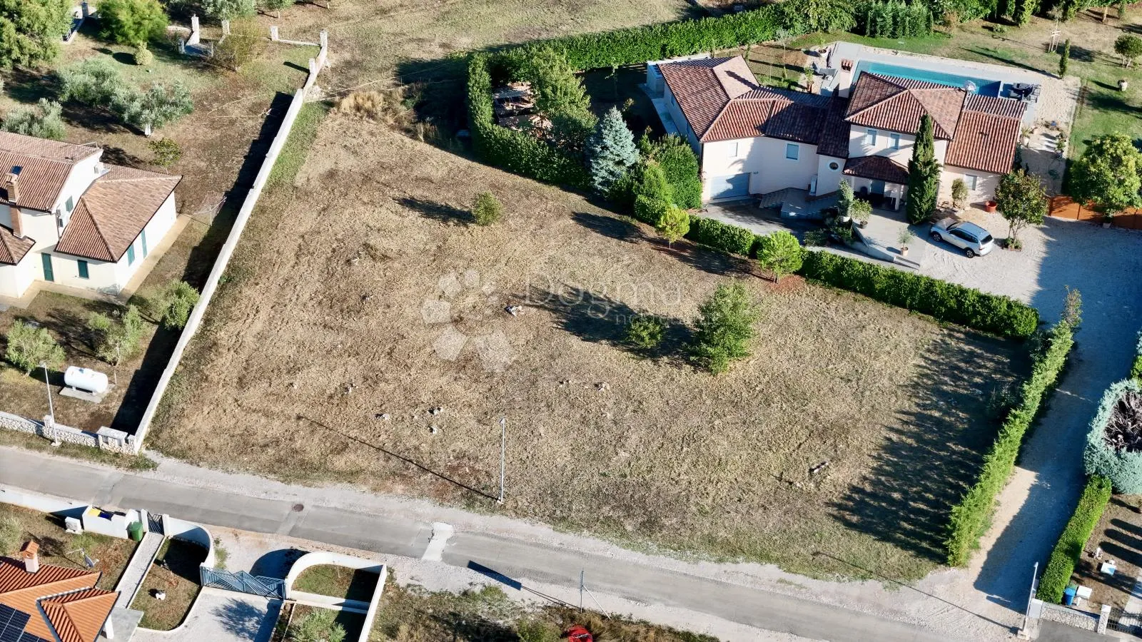 građevinsko zemljište nadomak labina - 1.826 m2 - slika 4