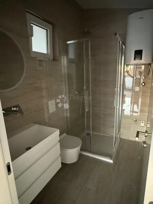 luksuzna novogradnja - apartman u blizini mora prilika ! - slika 9