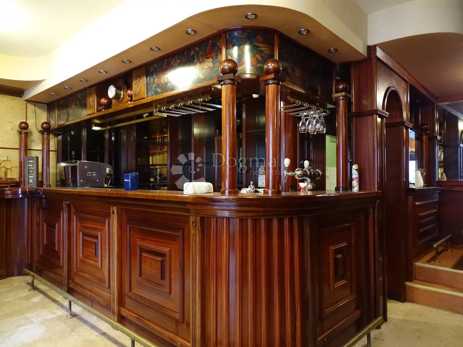izvrstan caffe bar s iznimnom opremom ! - slika 2
