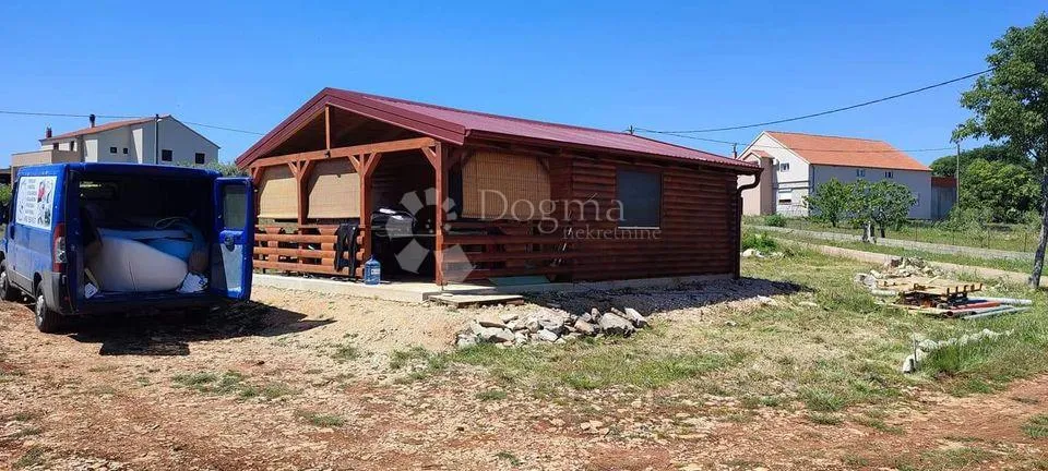 građevinsko zemljište s kućom od 48 m2, pridraga - slika 6