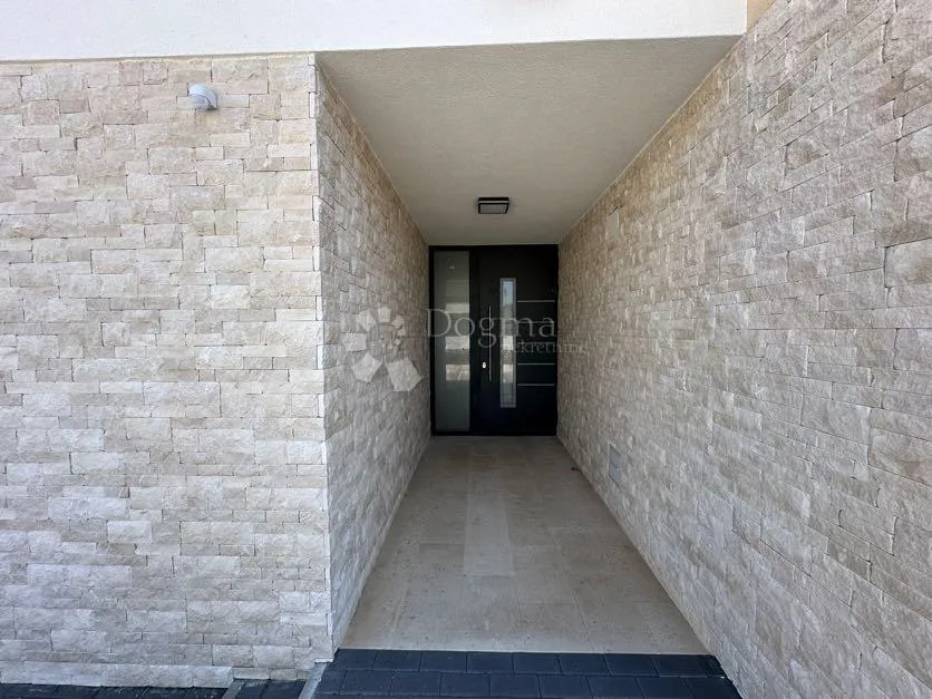 luksuzni apartman na moru - slika 7