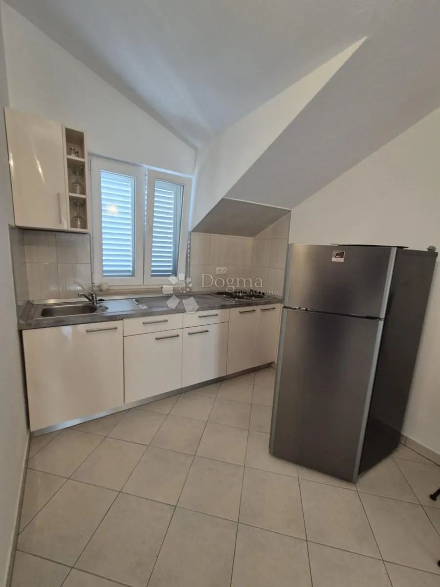 fantastična lokacija, dvojna kuća sa 3 apartmana samo 250 metara do plažena - slika 28