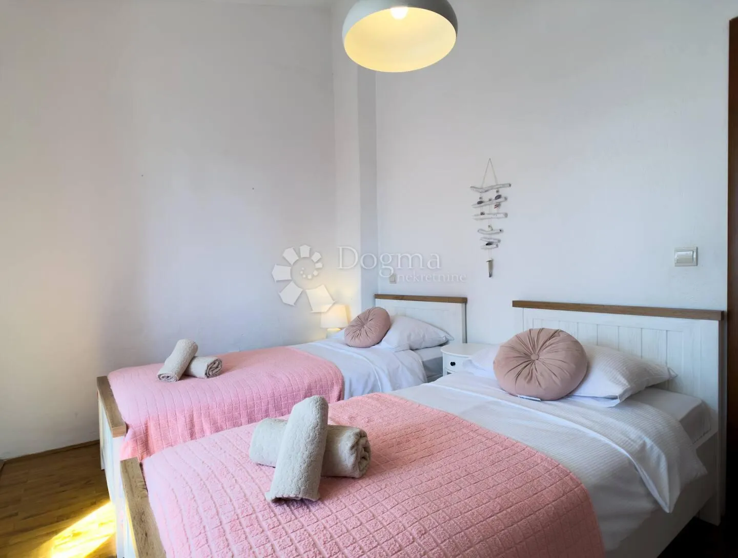 prekrasna vila s bazenom – idealna prilika za investiciju! - slika 21
