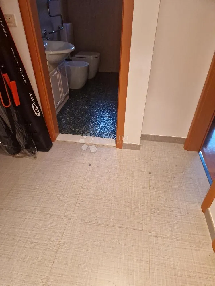 odličan stan sa garažom - slika 4